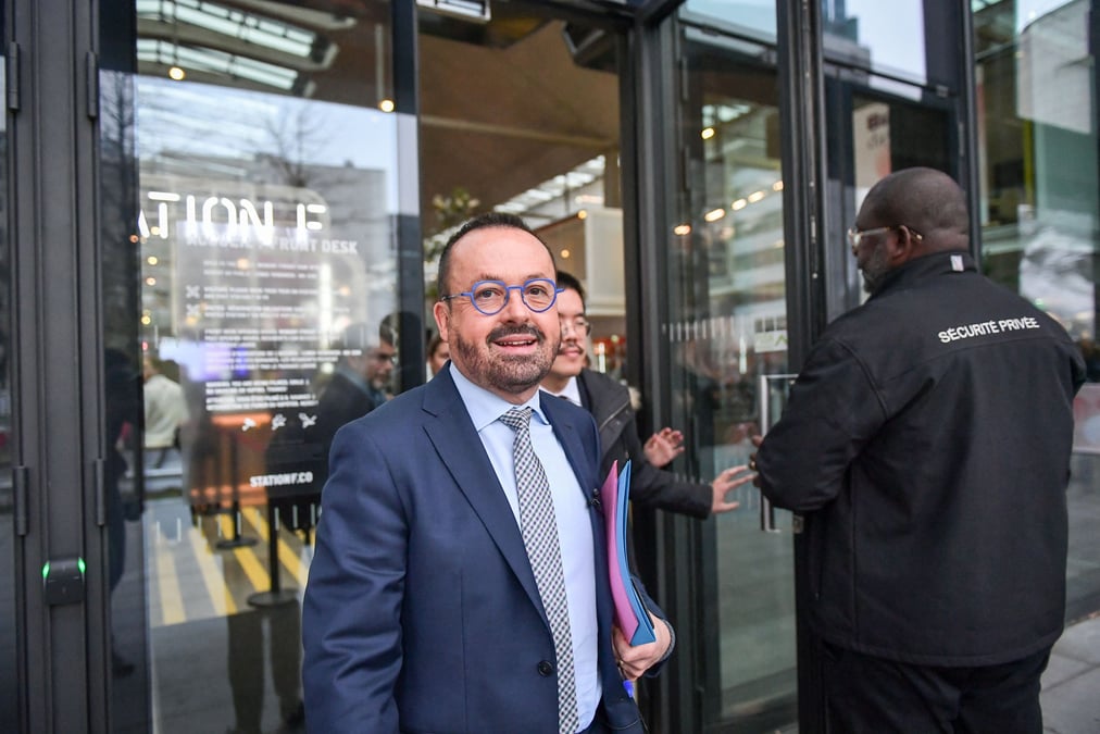 Yannick Neuder, ministre de la Santé, a annoncé la formation de 500.000 soignants à l'intelligence artificielle dès septembre. (photo d'illustration)