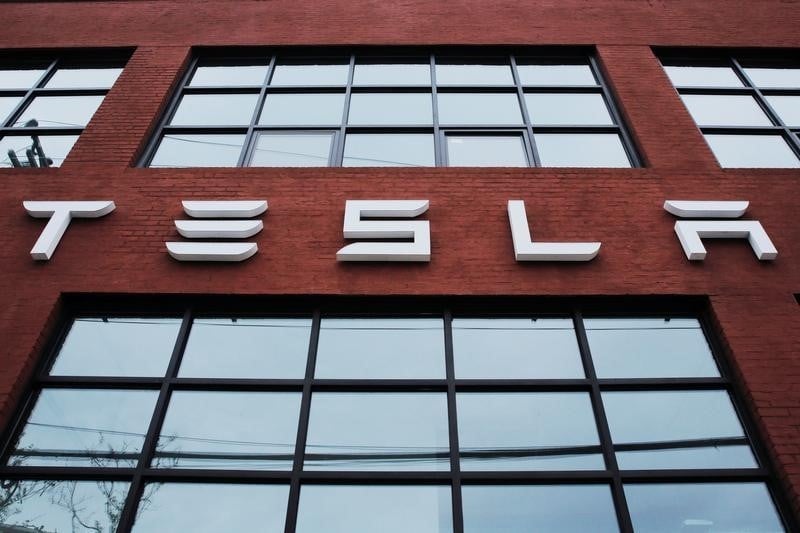 Tesla table sur 500.000 vehicules en 2018