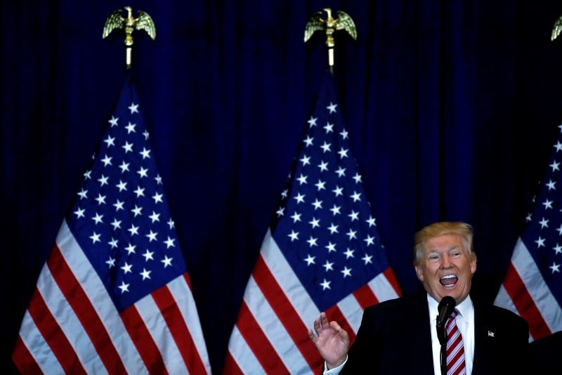 Trump se rapproche de clinton dans un sondage