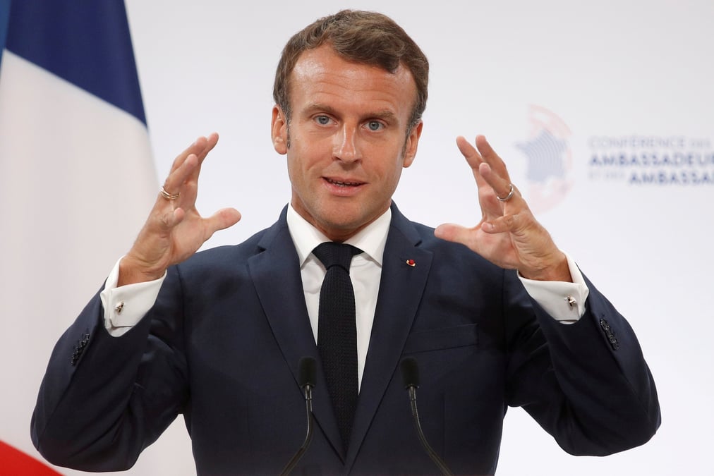 Macron entend poursuivre sur la voie du "grand debat"
