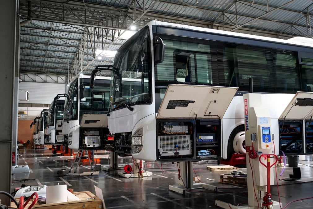 Déjà en 2024, 25 bus thermiques seront passés à une motorisation électrique alimentée par une pile à combustible à hydrogène.