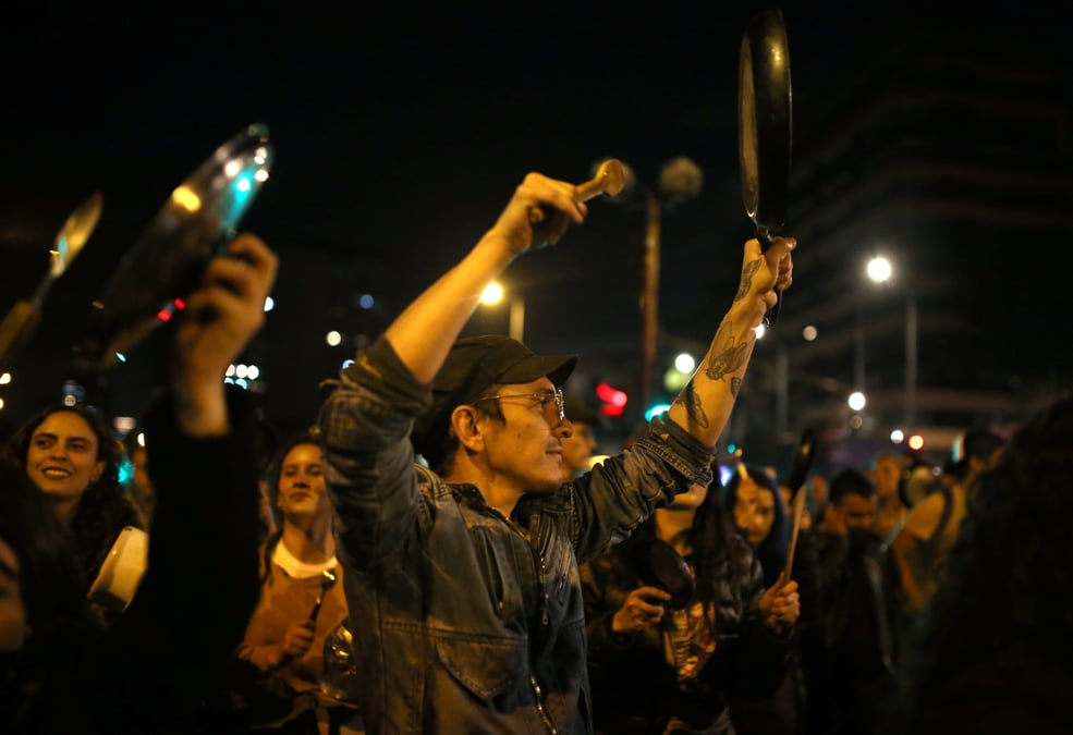 Des milliers de manifestants en colombie, couvre-feu a bogota