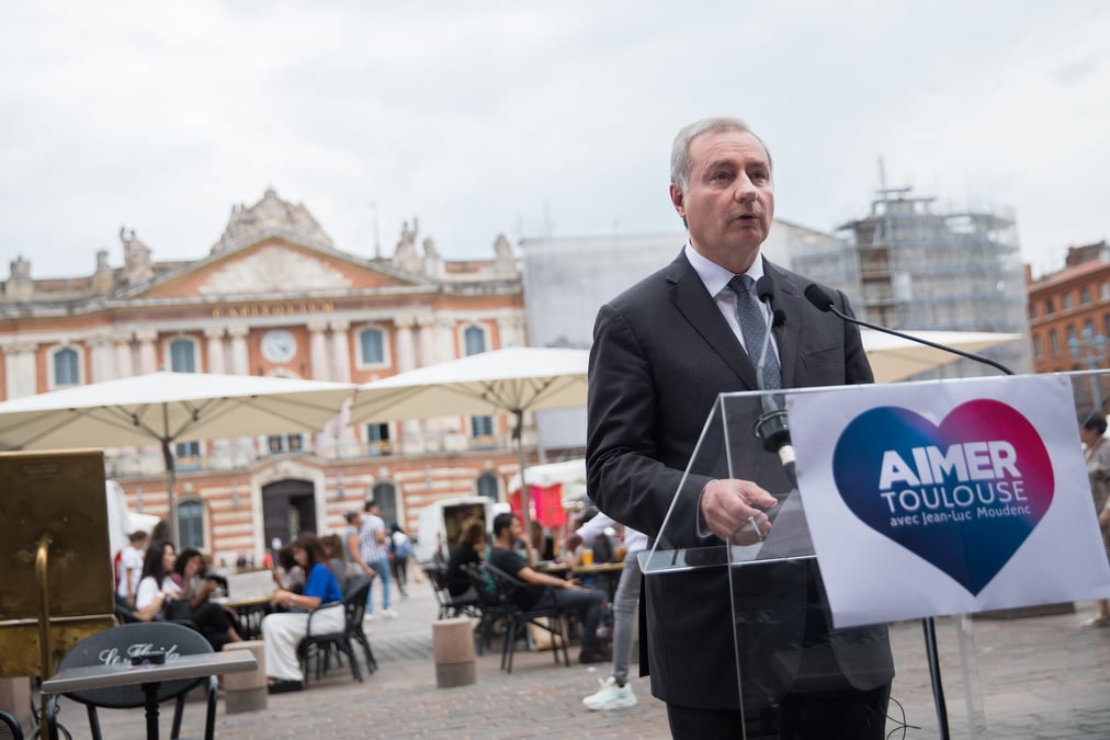 Le candidat aux élections municipales à Toulouse, Jean-Luc Moudenc, s'affiche comme le candidat de l'emploi.