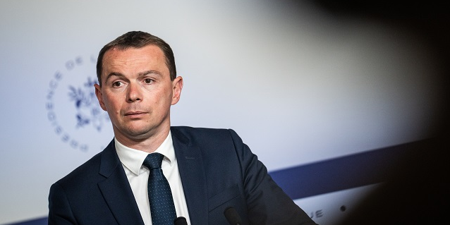 À l'heure actuelle, 56 branches ne sont ainsi pas en conformité, avec des niveaux conventionnels de rémunération inférieurs au Smic. Dont une dizaine « de manière durable », selon le ministre du Travail Olivier Dussopt.