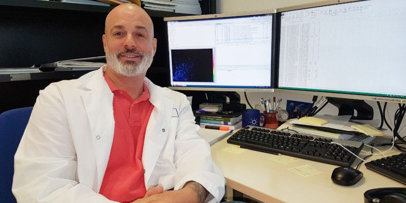 Spécialiste en biochimie et protéomique clinique, Christophe Hirtz est professeur à la Faculté d'odontologie de l'Université de Montpellier, et gère la plateforme protéomique clinique du CHU de Montpellier.
