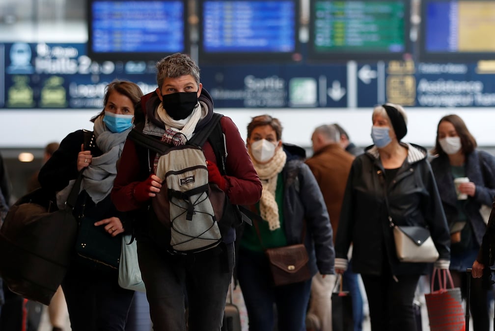 "oh non, pas encore !", les parisiens face a un nouveau confinement