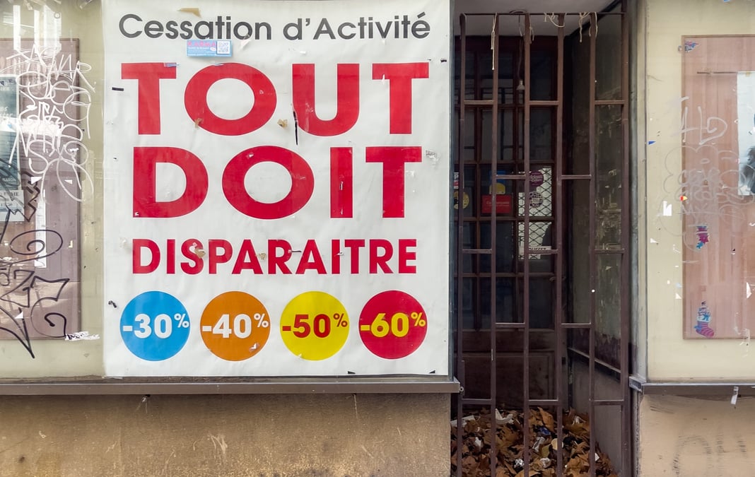 Une boutique fermée dans le centre d'Avignon, dans le sud de la France en 2022 (photo d'illustration).