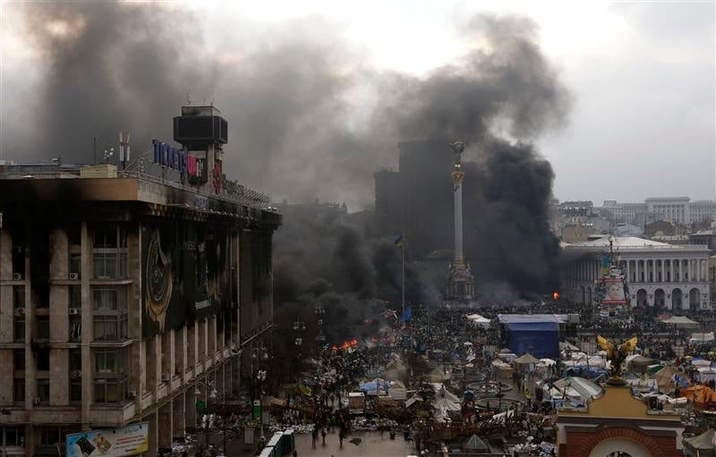 Les manifestants reprennent la place de l'Indépendance à Kiev