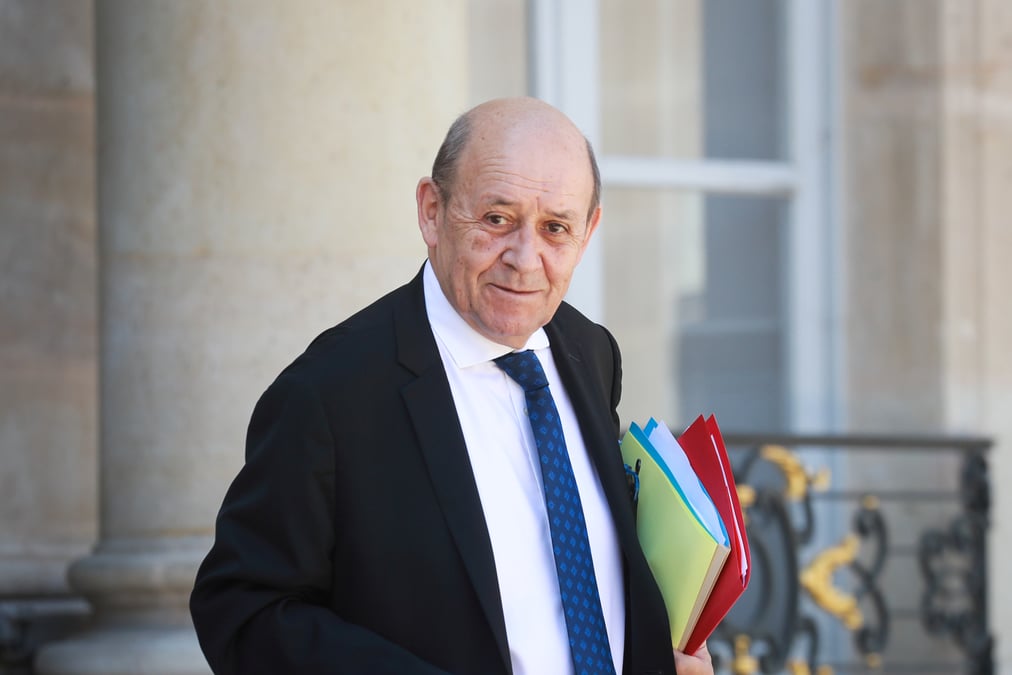 L'ambassadeur de france en australie va retourner a canberra, dit le drian