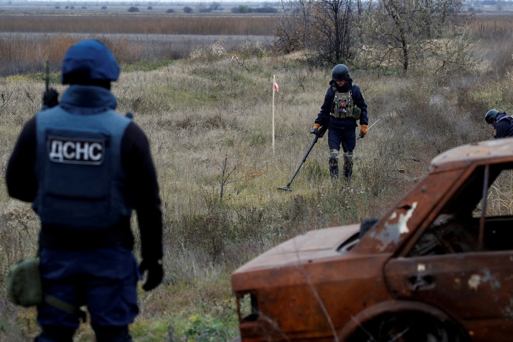 Une operation de deminage pres de kherson