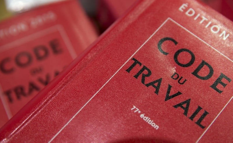 Melenchon veut saisir les "sages" sur le code du travail