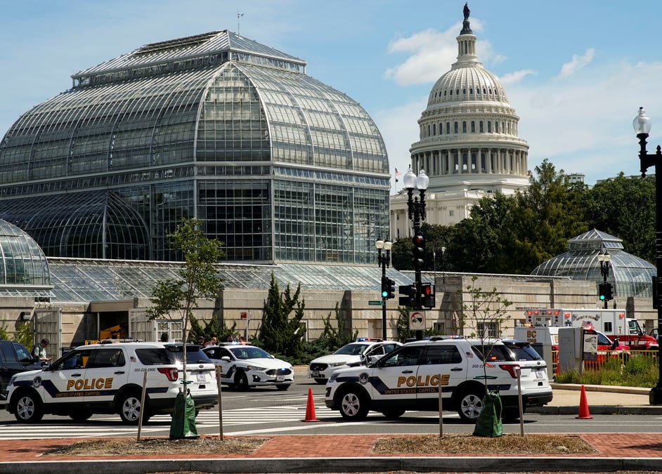 Etats-unis: la police encercle un homme soupconne de detenir des explosifs a washington