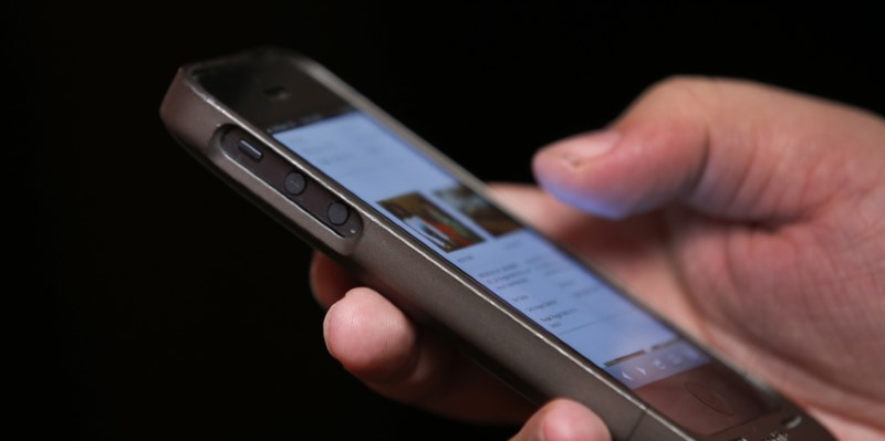 Vers une interdiction du "smartphone" dans les ecoles et colleges