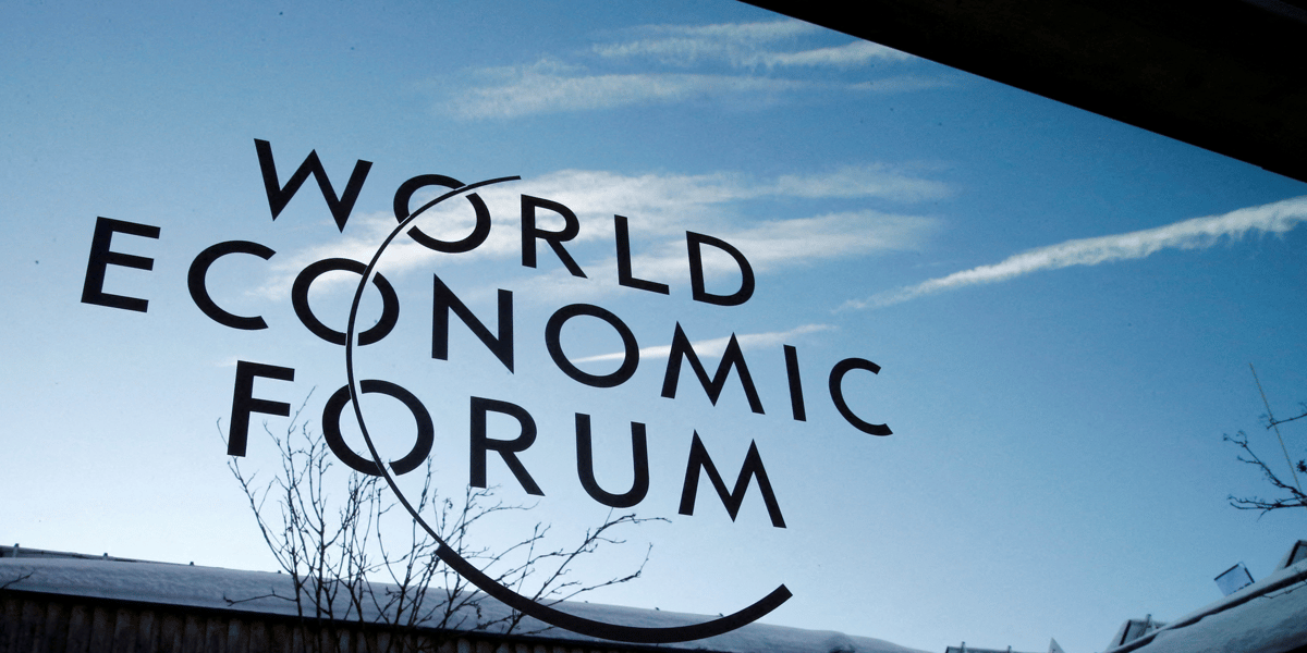 Le forum de davos reporte de janvier au debut de l'ete