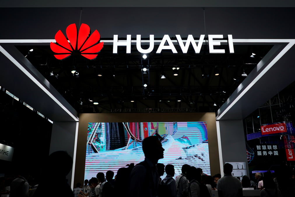 Les etats-unis veulent freiner l'expansion de huawei, selon pekin