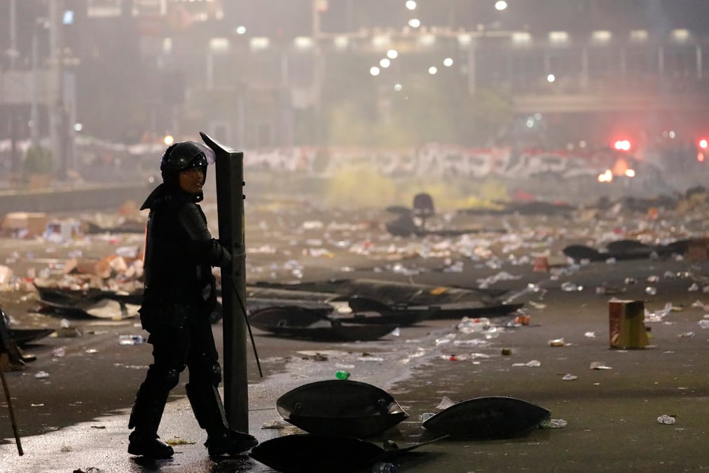 Indonesie: deux partisans presumes de l'ei parmi les emeutiers de djakarta