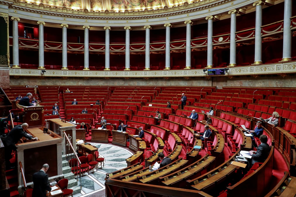 Coronavirus: le parlement francais finalement autorise a voter sur "stopcovid"