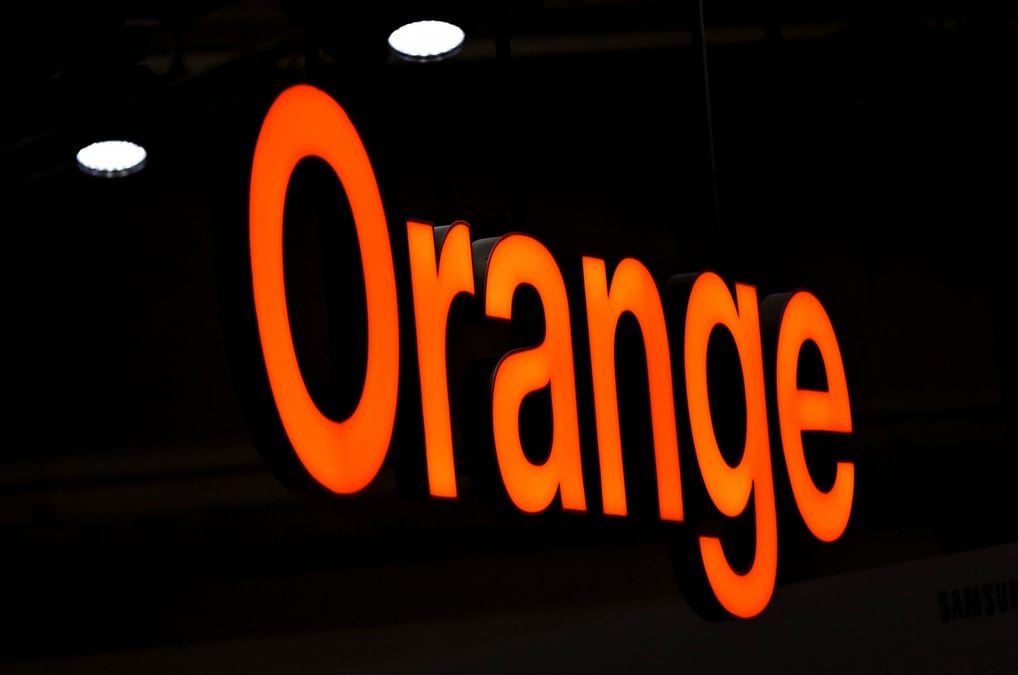 Le logo d'orange lors du mobile world congress 2022