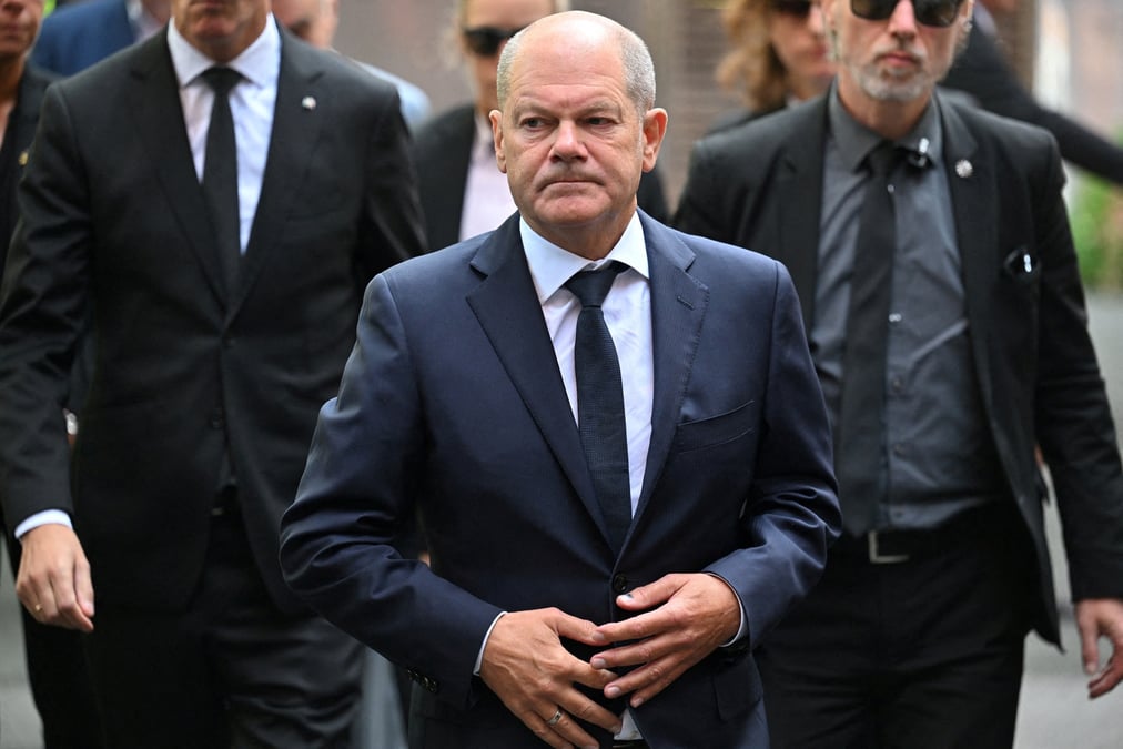 Le chancelier allemand scholz visite le site apres une attaque a l'arme blanche lors d'un festival, a solingen