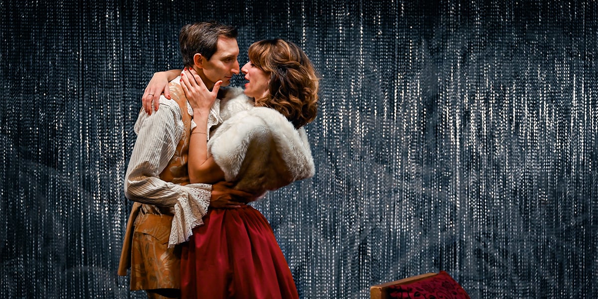 La fondatrice du Théâtre du Soleil nous offre une fresque historique magistrale qui bouleverse par la beauté de ses tableaux.