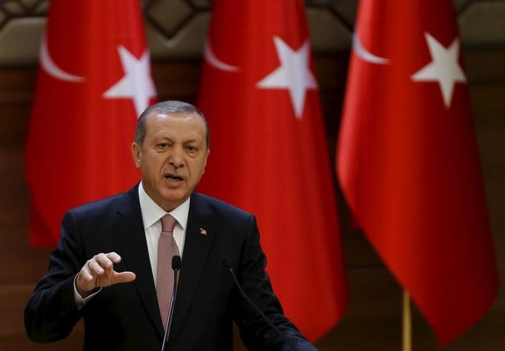 Ankara maintient la pression sur les kurdes de syrie