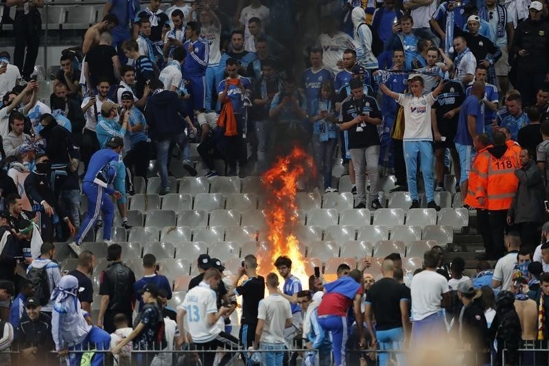Dysfonctionnements au stade de france, avant l'euro