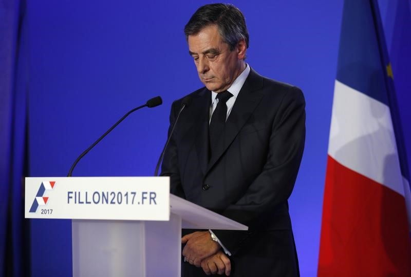 Fillon presente ses excuses, redit n'avoir rien fait d'illegal