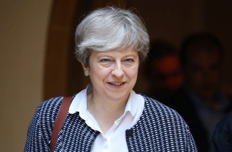 Les eurosceptiques defieront may si elle tempere sa strategie