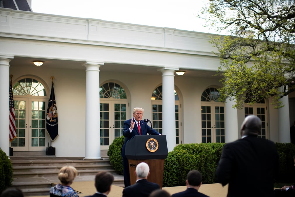 Coronavirus/usa: le pic des deces prevu dans deux semaines, affirme trump