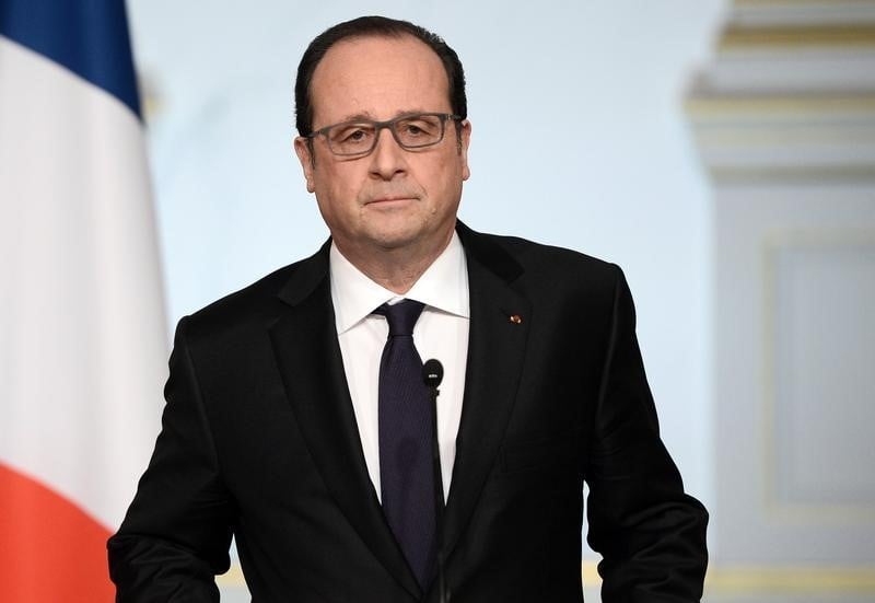 L'autorite de hollande fortement atteinte, jugent les francais