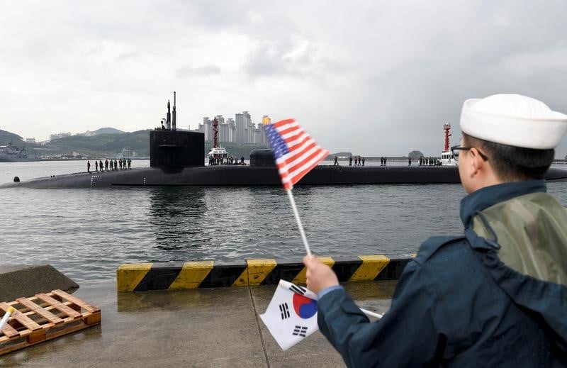 Un sous-marin americain fait escale en coree du sud
