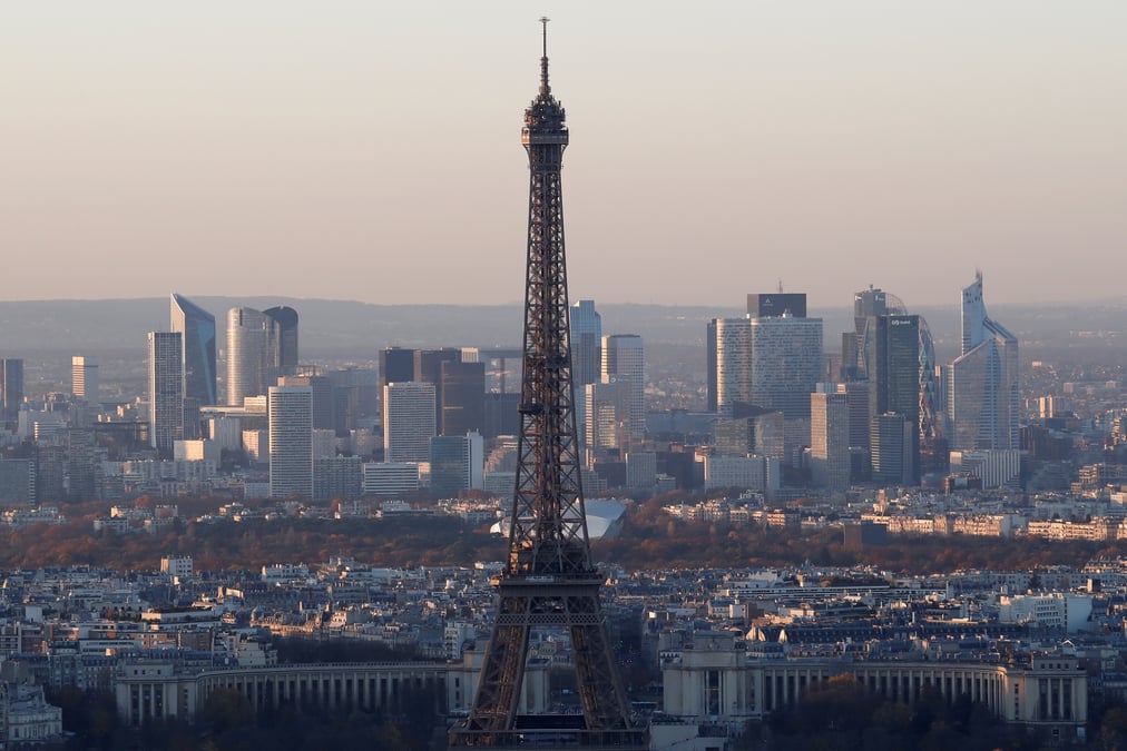 Le maire lr jean-pierre lecoq candidat a la mairie de paris