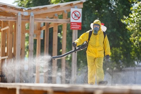 Russie: un variant agressif du coronavirus sevit a moscou, dit le maire
