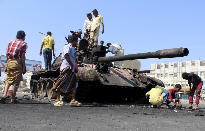 Les houthis se retirent du centre d'aden