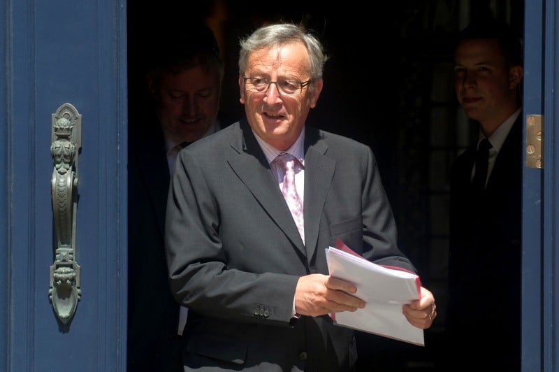 Le PPE préfère Juncker à Barnier pour la présidence de la CE
