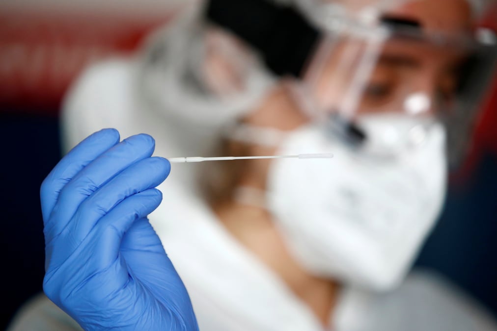 Coronavirus: plus de 10.000 cas en 24 heures en france