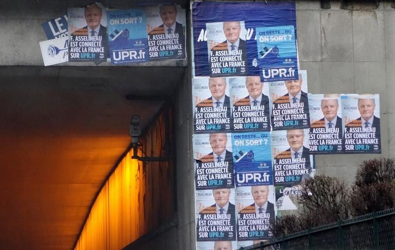 Le pen et asselineau franchissent le cap des 500 parrainages