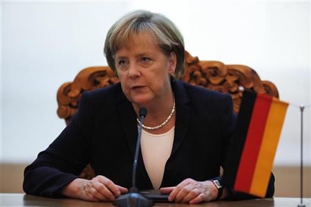 2011-10-14T105200Z_01_APAE79D0U6R00_RTROPTP_3_OFRBS-ZONE-EURO-MERKEL-20111014.JPG