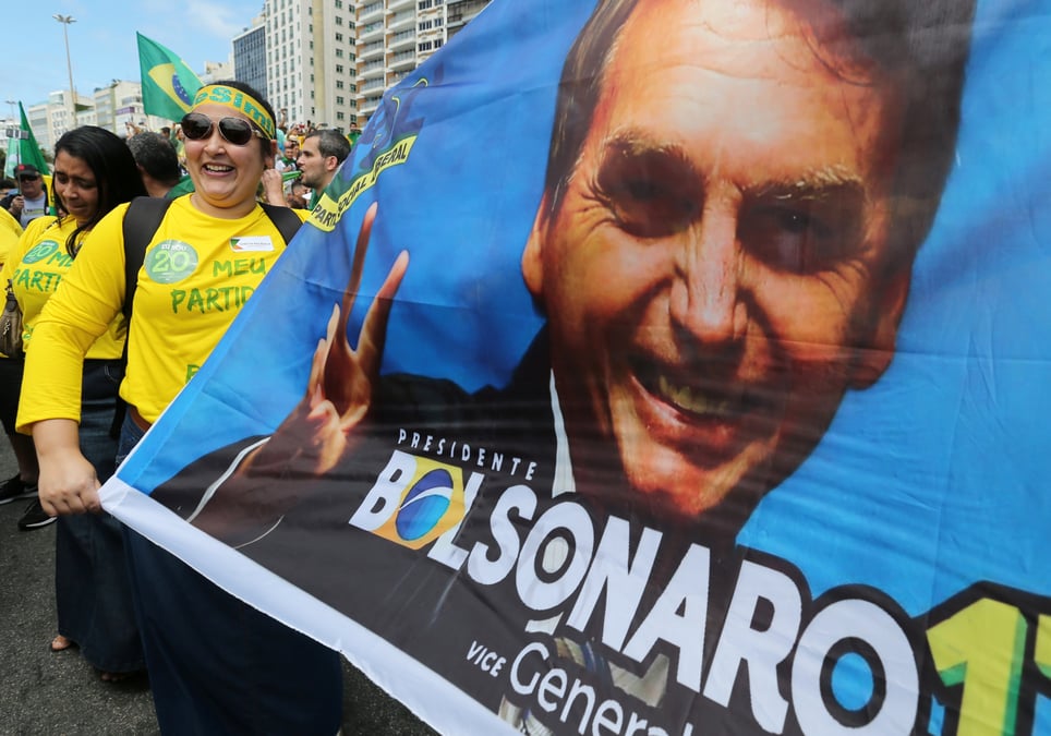 Bresil: bolsonaro credite de 57% des intentions de vote