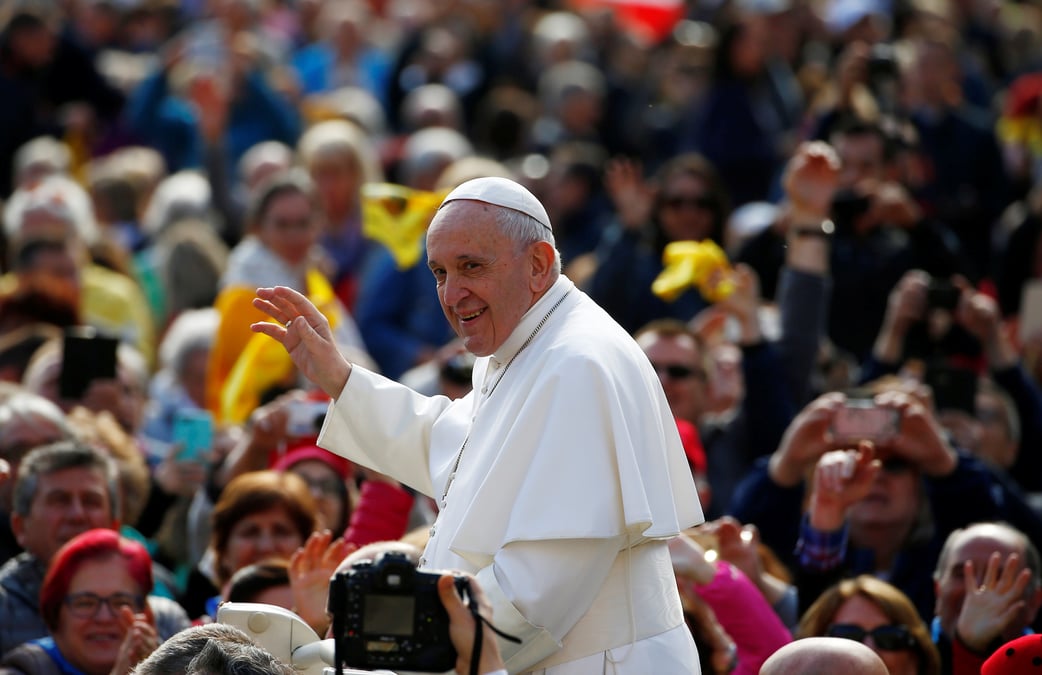 Des catholiques conservateurs jugent que le pape francois est un heretique