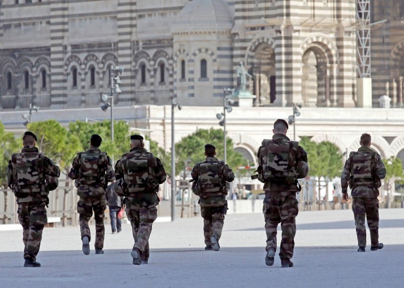 Regain des candidatures a l'armee apres les attentats