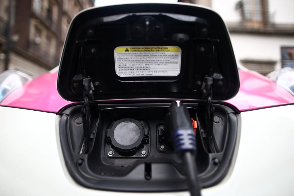 La voiture electrique reste vue comme une voiture de riche, selon une etude