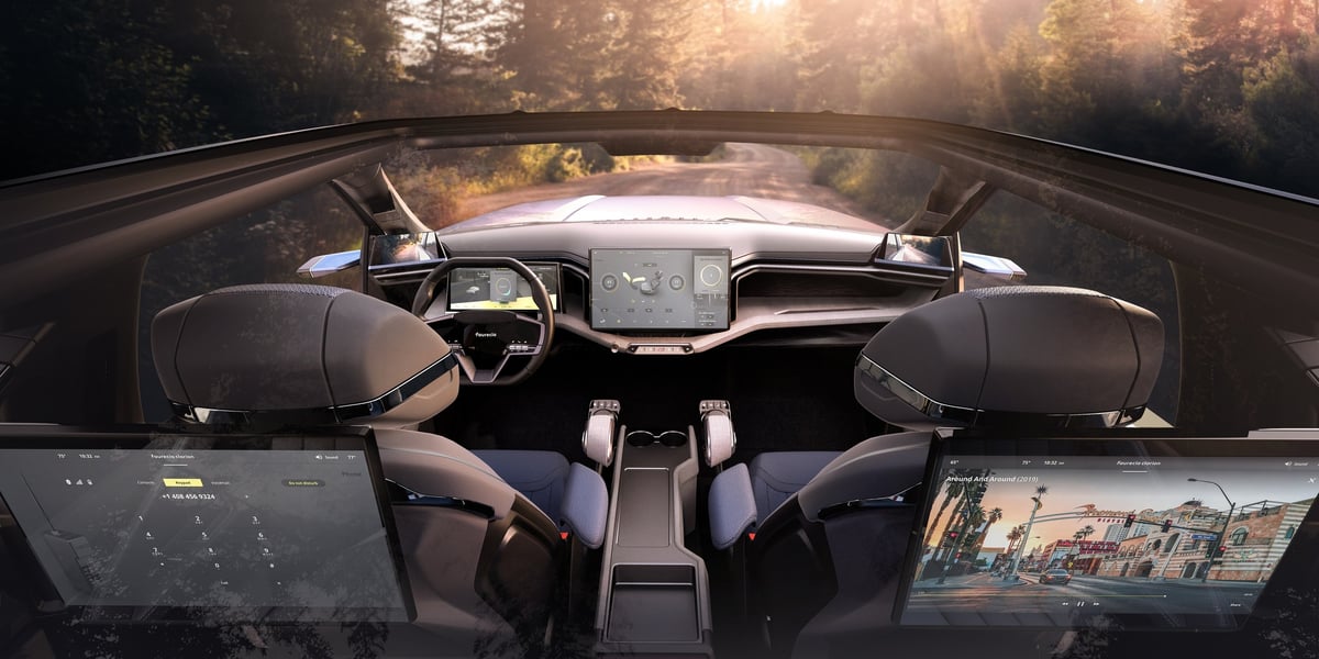 Faurecia, l’un des leaders mondiaux du secteur, propose aux passagers un univers sensoriel personnalisé, des jeux vidéo ou encore des activités de renforcement musculaire.