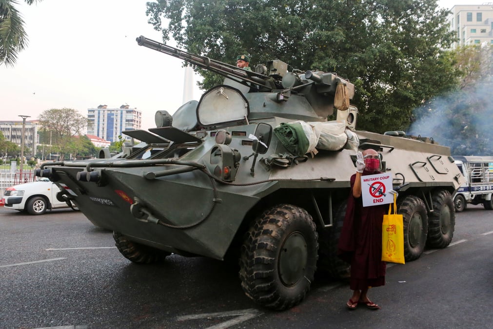 "mouvements militaires" a rangoun, selon l'ambassade des usa en birmanie