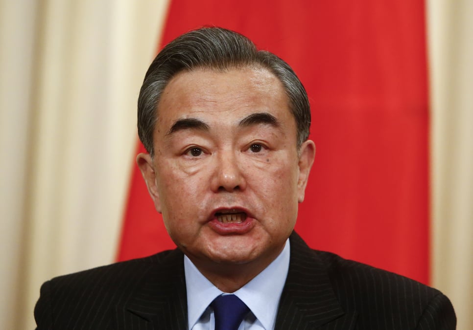 La chine fournira une aide humanitaire a l'ukraine, salue l'amitie "solide" avec la russie