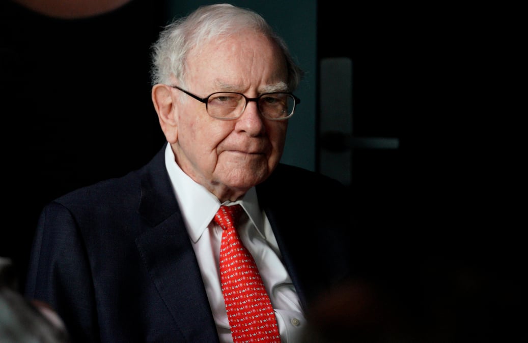 Berkshire rachete ses actions et monte dans apple, dit buffett