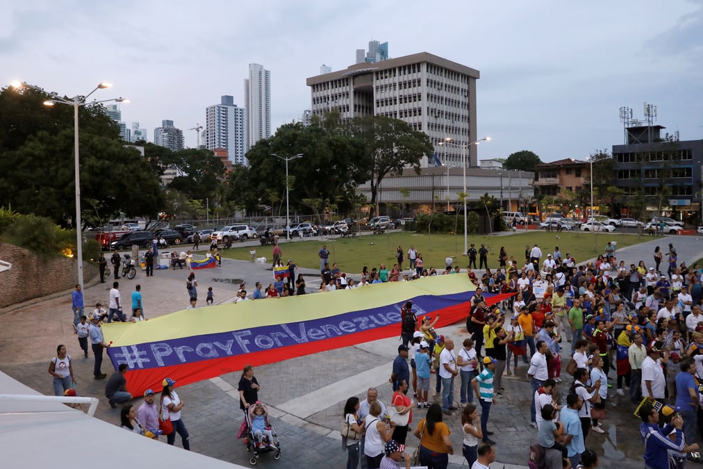 Guaido appelle a la "plus grande marche de l'histoire"