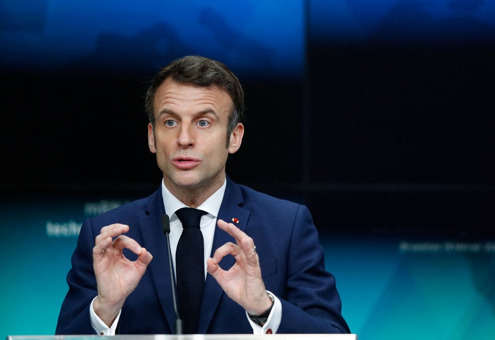 Ukraine: macron condamne la decision de poutine, dit l'elysee