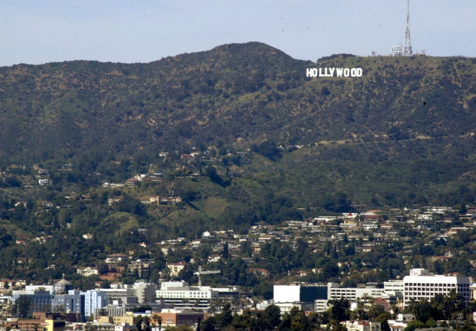 Le panneau hollywood dans les collines au-dessus d'hollywood