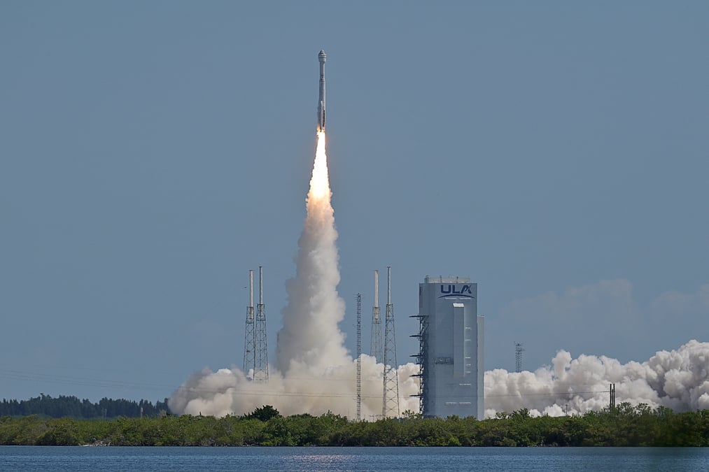 La mission starliner-1 crew flight test (cft) de boeing a bord d'une fusee atlas v de united launch alliance a destination de la station spatiale internationale, a cap canavera